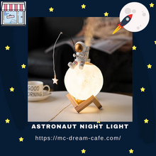 Load image into Gallery viewer, Astronaut Night Light
